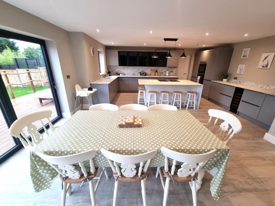 Brand New, Stunning Beachside House Seasalter Esterno foto