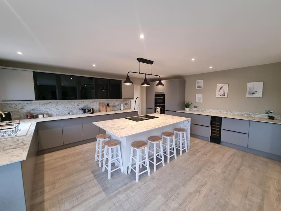 Brand New, Stunning Beachside House Seasalter Esterno foto