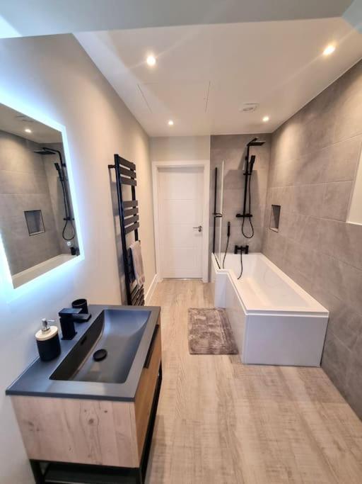 Brand New, Stunning Beachside House Seasalter Esterno foto